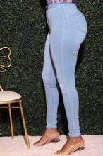 Load image into Gallery viewer, THAT GIRL JEANS
