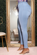 Load image into Gallery viewer, THAT GIRL JEANS
